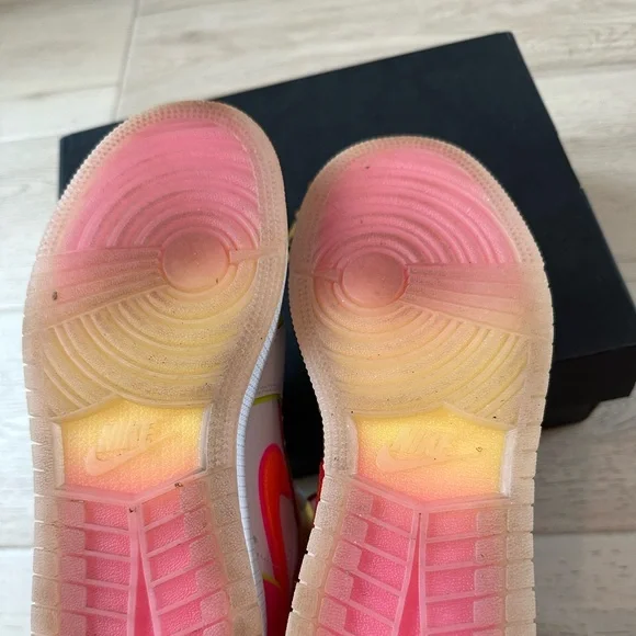 AIR JORDAN 1 Mid Edge Glow Youth sz4 - Picture 12 of 15